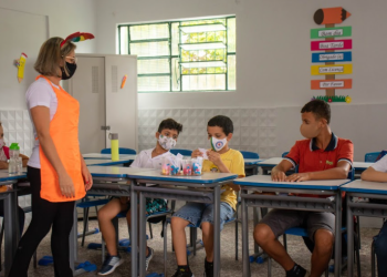 Prefeitura de Bezerros dá início às aulas presenciais na rede municipal de ensino