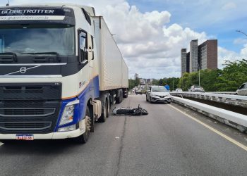 Motociclista morre atropelado após tentar ultrapassagem na BR-101, em Recife