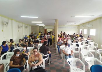 Professores efetivos da rede municipal decretam greve, em Caruaru