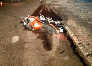 Motociclista morre ao bater contra bloco de concreto na BR-232, em Gravatá