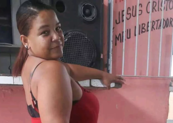 Mulher é encontrada morta dentro de casa, em Vitória do Santo Antão