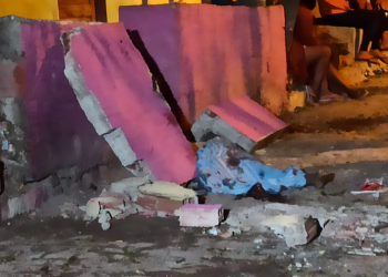 Menino morre após desabamento de muro, em Caruaru