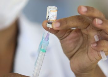 Gravatá inicia vacinação de idosos acima de 80 anos com 5ª dose contra covid-19