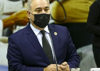 Ministro da Saúde quer rebaixar pandemia de Covid para endemia