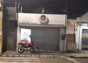 Mulher sofre tentativa de homicídio dentro de estabelecimento, em Caruaru