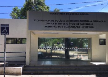 Pastor é preso por suspeita estelionato sexual contra adolescentes, em Jaboatão