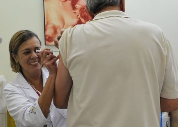 Tem início campanha nacional de vacinação contra a gripe