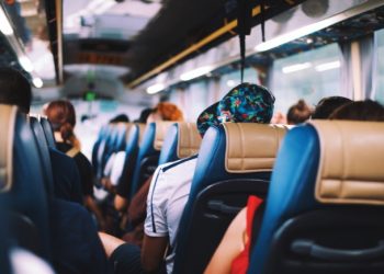 Estudantes organizam protesto para reivindicar transporte universitário, prometido pela Prefeitura de Gravatá