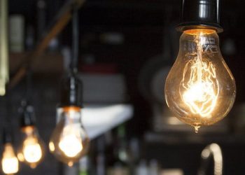 Aneel aprova e conta de luz em Pernambuco sofre aumento de 18,98%