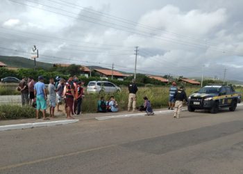 Jovem é assassinado a tiros às margens da BR-232, em Gravatá