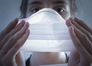 Governo de PE retira obrigatoriedade de uso de máscara em ambientes fechados