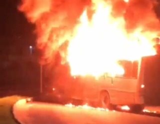 Após morte de menina de 6 anos, Porto de Galinhas registra protestos e atos de vandalismo