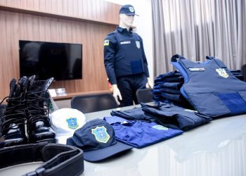 Prefeitura entrega novos fardamentos à Guarda Municipal de Gravatá