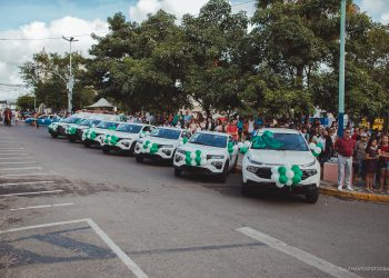 Prefeitura de Bezerros apresenta sete novos veículos da frota municipal