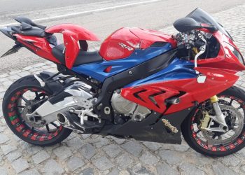 Motociclista toca no braço de outro, que se assusta e cai na BR-232, em Gravatá