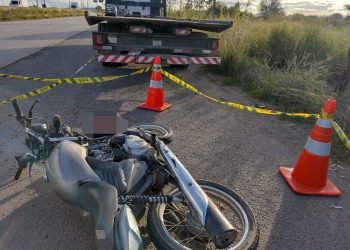 Motociclista colide com caminhão e morre na BR-232, em Gravatá