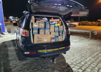 Trio suspeito de assaltar supermercado é detido pela PRF, em Gravatá