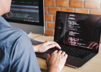 Cursos gratuitos de desenvolvimento em programação estão com inscrições abertas em Gravatá