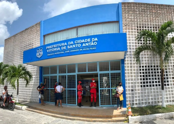 Prefeitura de Vitória não segue piso nacional e concede 15% de reajuste aos professores municipais