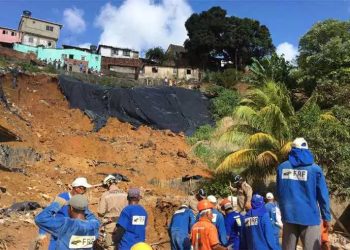 Chuvas causam novos deslizamentos de terra em Pernambuco
