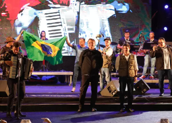 Passagem de Bolsonaro por Caruaru é marcada por motociata e ida ao pátio Luiz Lua Gonzaga