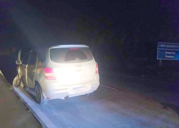 Pedras caem de barreira e provoca acidente na Serra das Russas, em Pombos