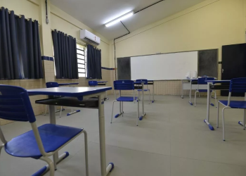 Governo de PE lança edital de concurso com 2,9 mil vagas para professor da educação básica