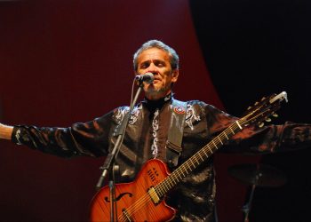 Zé Ramalho se apresenta no São João de Gravatá nesta sexta-feira (24)