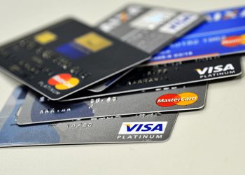 Endividamento das famílias brasileiras diminui, mas ainda atinge 77,3% em junho