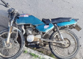 Motociclista morre ao colidir com carro de funerária na BR-232, em Gravatá