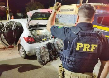 Após tentar fugir da polícia, casal é detido com 89 kg de maconha em Serra Talhada