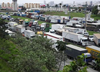 Bloqueios antidemocráticos já resultaram em mais de R$ 5,5 milhões em multas, diz Ministério da Justiça
