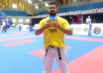Carateca gravataense fatura três medalhas no Mundial da Itália