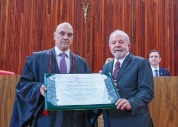 Lula é diplomado pelo TSE e diz: “o povo brasileiro reconquistou o direito de viver em democracia”
