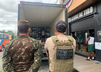 Polícia Federal cumpre operação contra comércio e porte ilegais de arma de fogo, em Caruaru