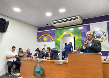 Após tumulto e impugnação de chapa, Jorge Luís é reeleito presidente da Câmara de Chã Grande