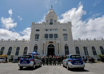 Governo de Pernambuco anuncia aumento de efetivo policial nas ruas