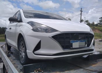 Com carro adquirido de forma fraudulenta, homem é detido pela PRF em Gravatá