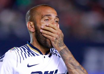 Suspeito de estupro, Daniel Alves seguirá preso, decide Justiça espanhola