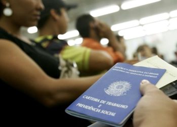 Desemprego se mantém estável e rendimento dos trabalhadores aumenta, aponta IBGE