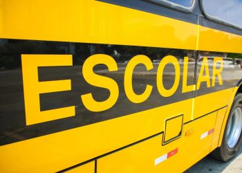 Secretaria de Educação alega emergência e firma contrato para transporte escolar por mais de R$ 550 mil