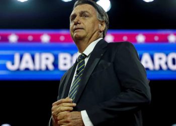 Ex-presidente Jair Bolsonaro retorna ao Brasil nesta quinta-feira (30) após três meses nos EUA