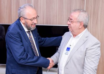 Prefeito de Gravatá busca aceleração de obras de abastecimento de água em reunião na Compesa