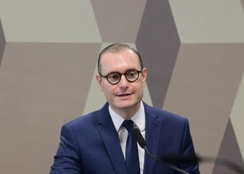 Advogado de Lula na Lava Jato, Cristiano Zanin é aprovado pelo Senado Federal para integrar o STF