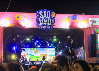 Eric Land é a grande atração da penúltima noite de shows do São João de Gravatá 2023