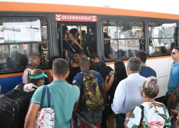 Rodoviários do Grande Recife acertam reajuste e encerram greve após seis dias