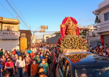 Procissão encerra festa de Nossa Senhora Sant’Ana nesta quarta (26), em Gravatá