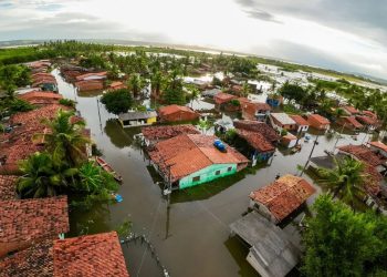 Chuvas deslocam mais de 24 mil pessoas e colocam 31 municípios em estado de emergência em Alagoas