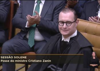 Advogado de Lula na Lava Jato, Cristiano Zanin é empossado ministro do STF