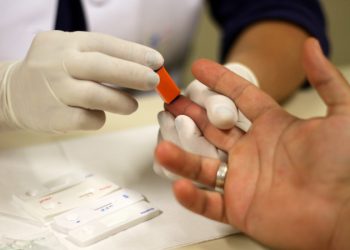 Anvisa expande permissão de exames em farmácias
